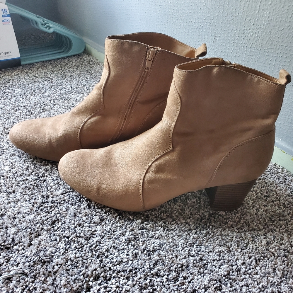Women's beige booties